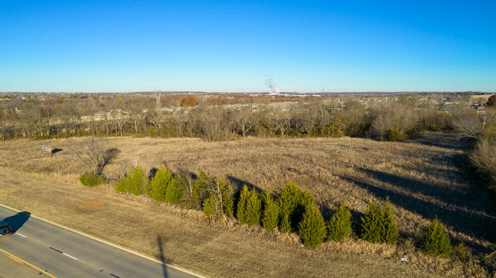 E 151st St, Bixby, OK à vendre - Photo du bâtiment - Image 3 de 14