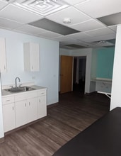 533 W North Ave, Elmhurst, IL à louer Photo intérieure- Image 1 de 2