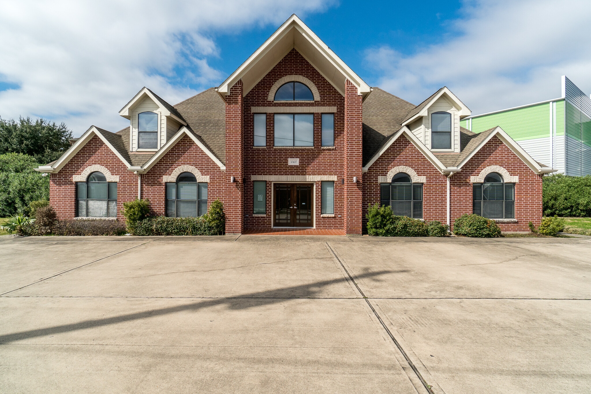 10400 Main St, Houston, TX for lease Building Photo- Image 1 of 24