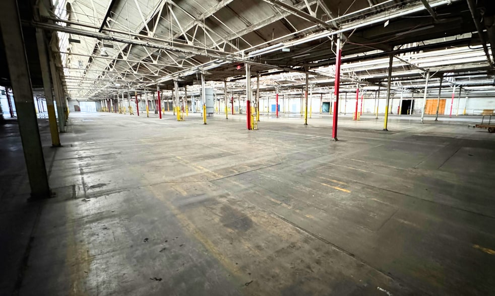 229 Factory St, La Porte, IN for lease - Building Photo - Image 3 of 13