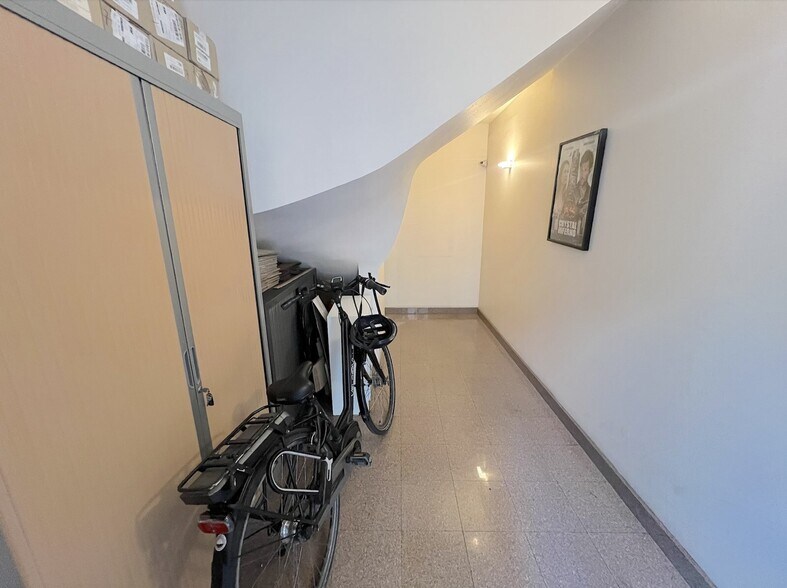 Bureau dans Paris à vendre - Photo du bâtiment - Image 2 de 16