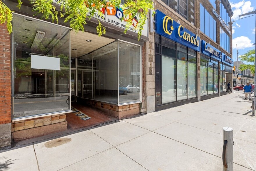 157 Bank St, Ottawa, ON à louer - Photo du bâtiment - Image 2 de 6
