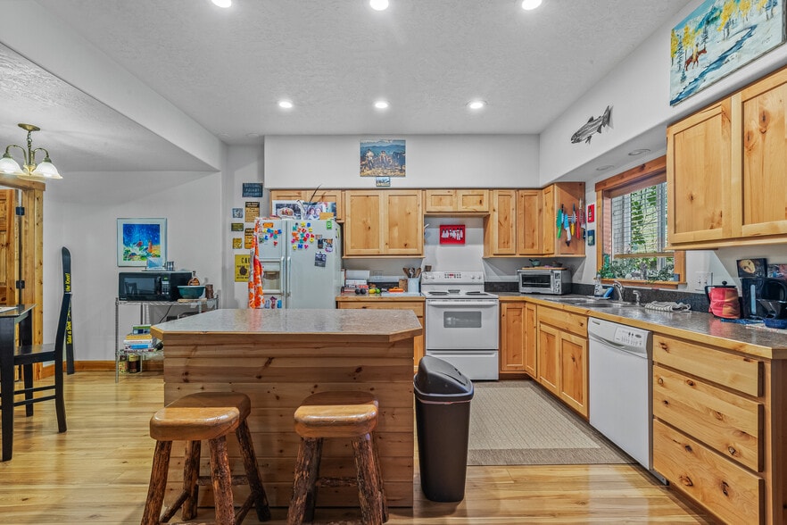 302 Berger St, Riggins, ID for sale - Building Photo - Image 3 of 48