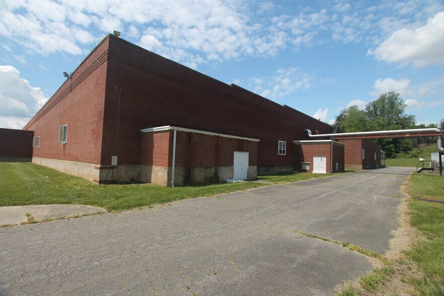 800 Bird St, Scottsville, VA à vendre - Photo du bâtiment - Image 3 de 12
