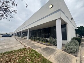 283 Lockhaven Dr, Houston, TX à louer Photo intérieure- Image 1 de 5