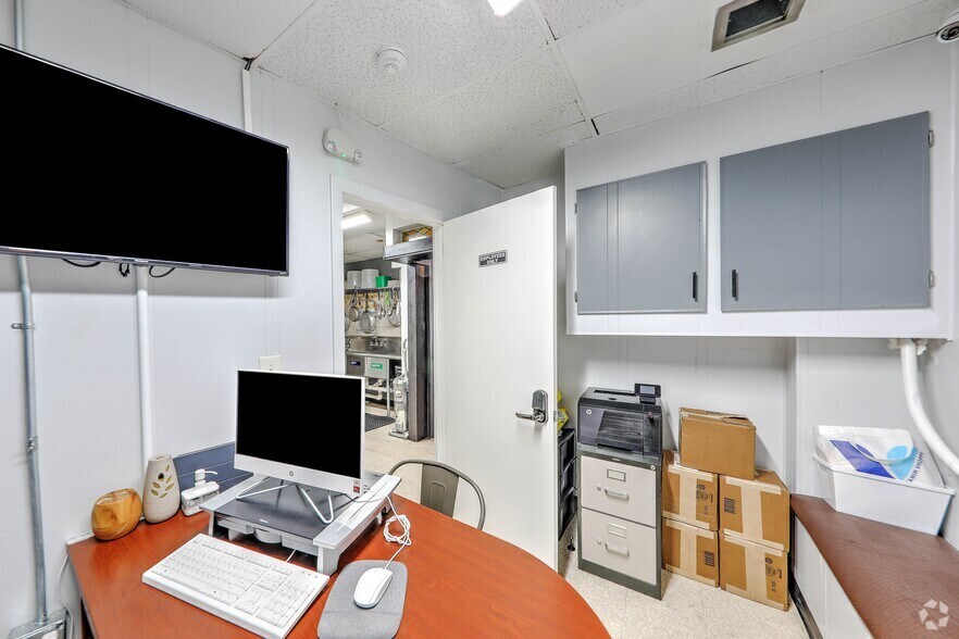 834-836 Admiral St, Providence, RI à vendre - Photo intérieure - Image 3 de 25