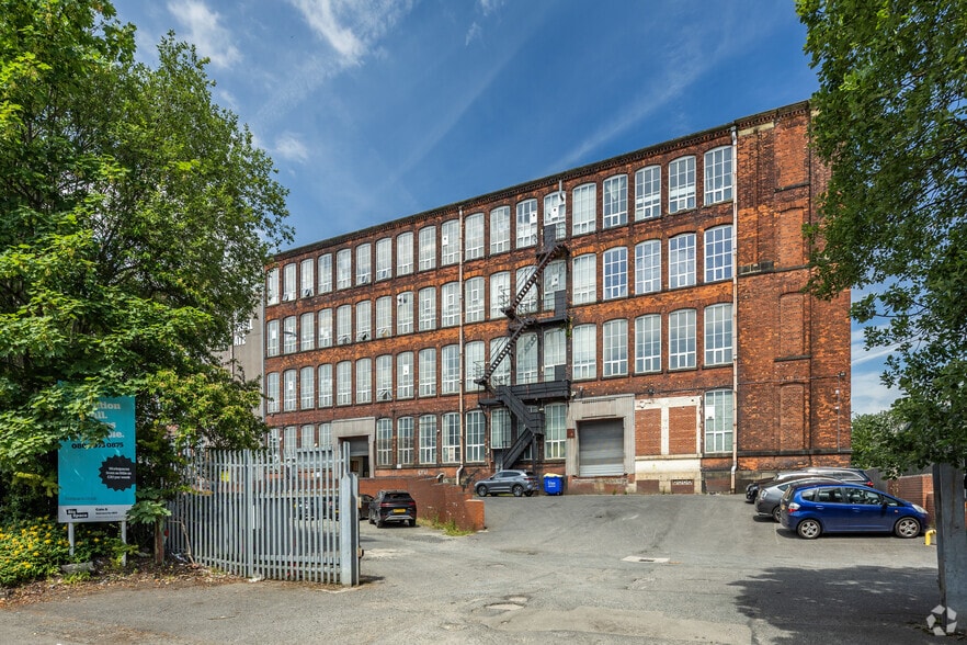 Woodbine St, Rochdale for lease - Building Photo - Image 3 of 3
