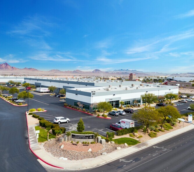 480 Mirror Ct, Henderson, NV à louer - Photo du bâtiment - Image 2 de 2