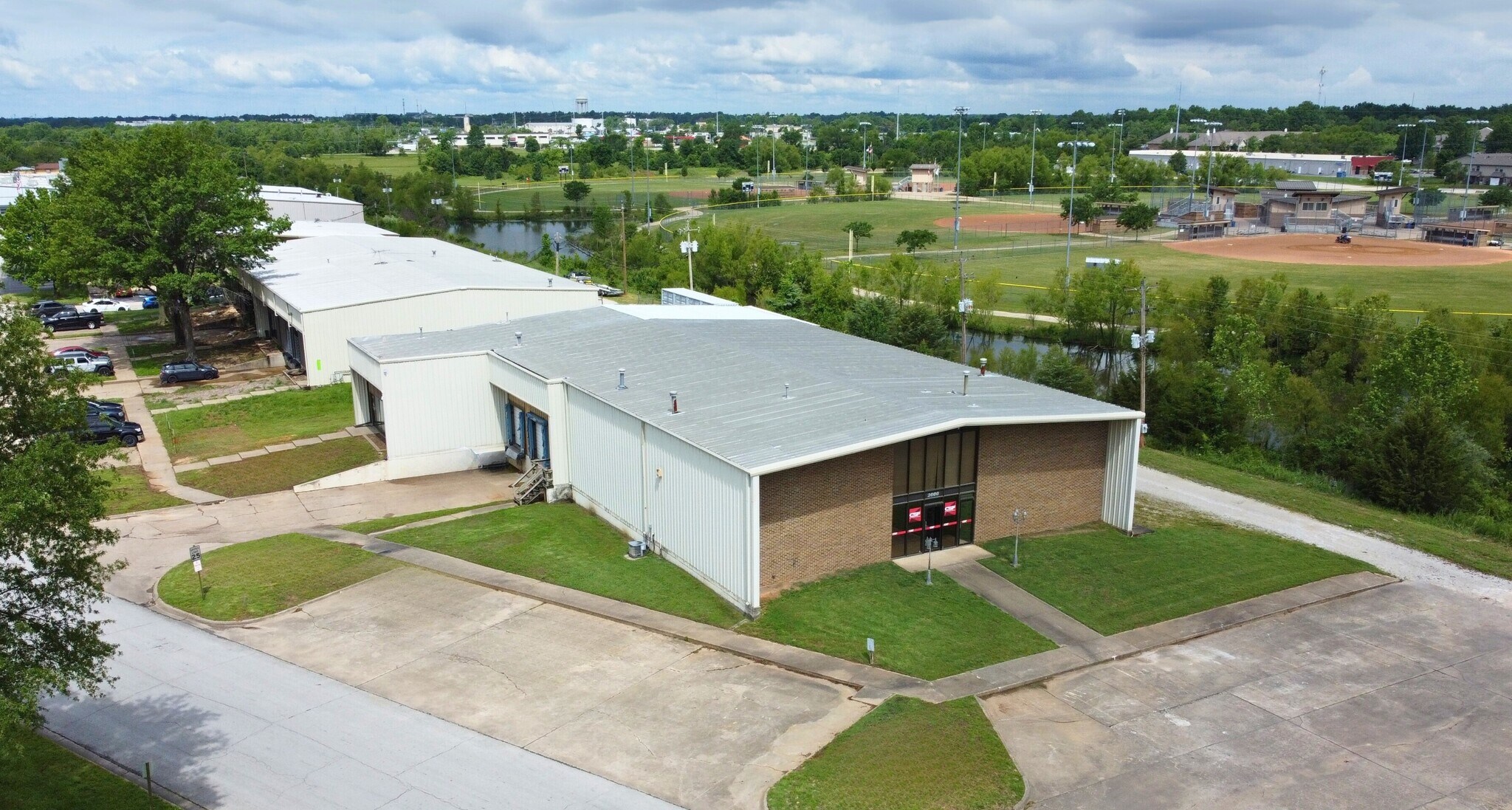 2000 N Dixieland Rd, Rogers, AR à vendre Photo du bâtiment- Image 1 de 1