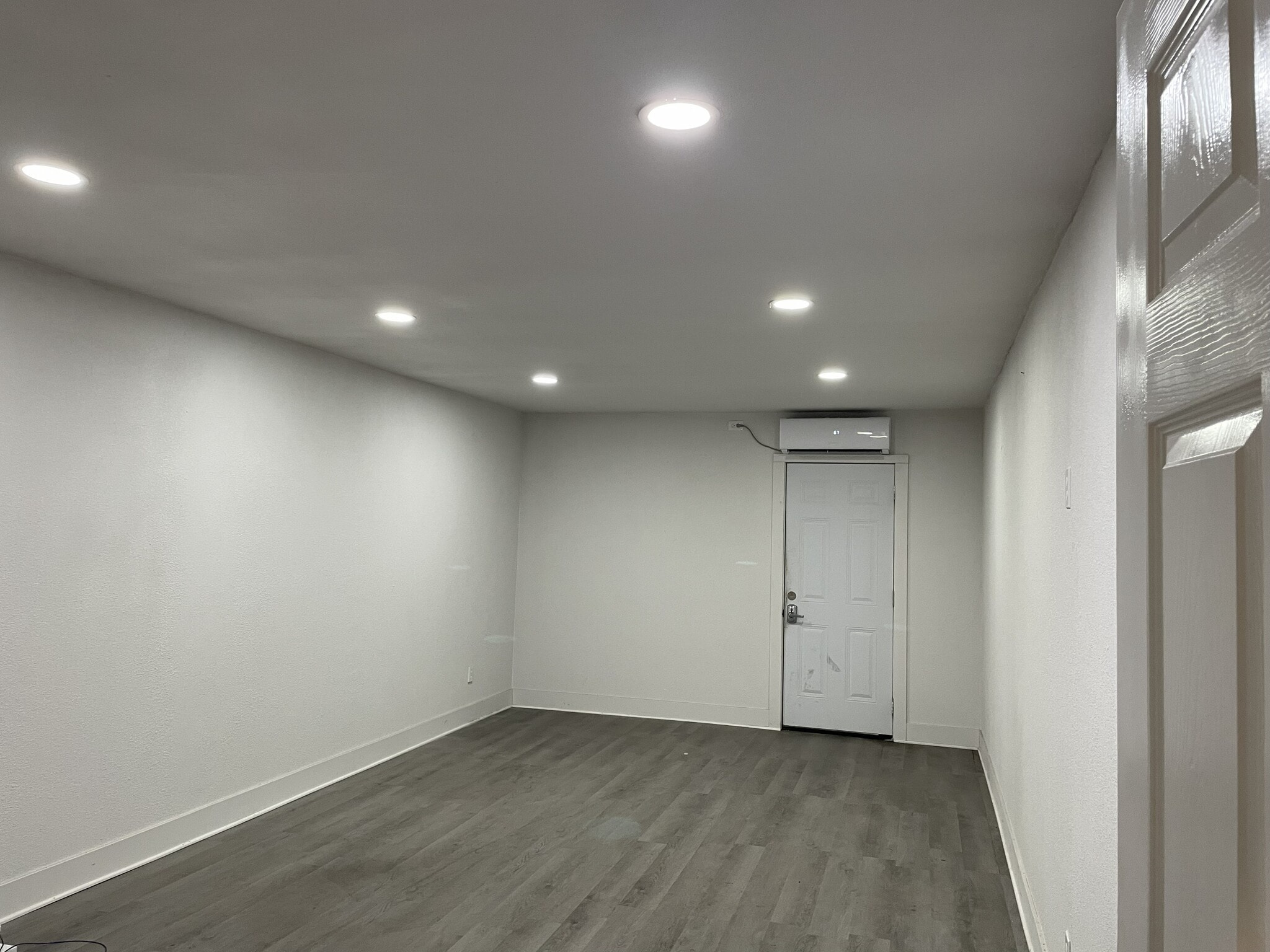 5 Upper Cibolo Creek Rd, Boerne, TX for lease Interior Photo- Image 1 of 10