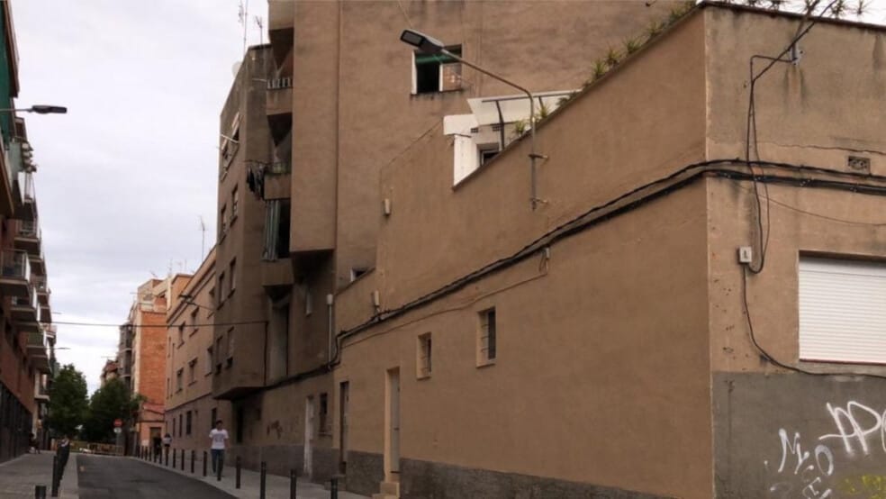 Barrio de Collblanc portefeuille de 2 propriétés à vendre sur LoopNet.ca - Photo du bâtiment - Image 2 de 4