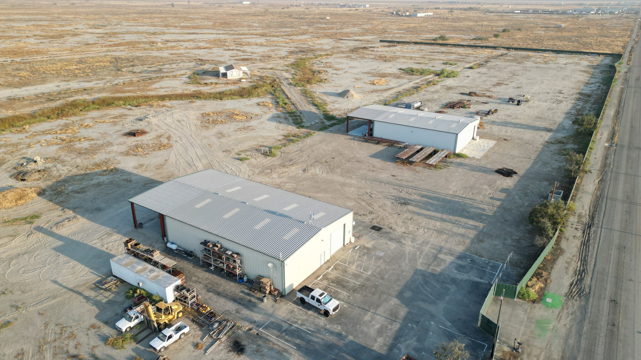 12611 Enos Lane Building 1 & 2, Bakersfield, CA à vendre Photo principale- Image 1 de 1