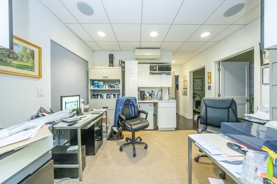 580 Park Ave, New York, NY for sale - Building Photo - Image 3 of 7