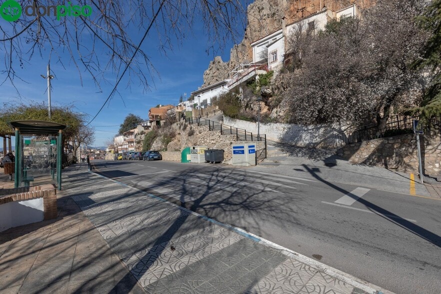 Calle Solana de la Mora, 4, Cogollos de la Vega, Granada à vendre - Photo du bâtiment - Image 3 de 17