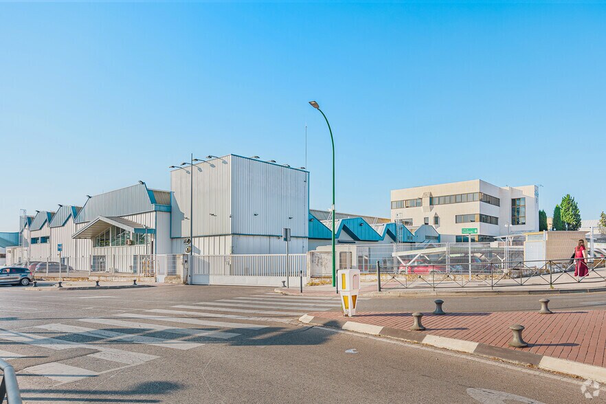 Calle la Granja, 8, Alcobendas, Madrid à louer - Photo du bâtiment - Image 3 de 13