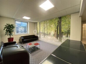 47 Rue Louis Blanc, Courbevoie for sale Interior Photo- Image 2 of 9