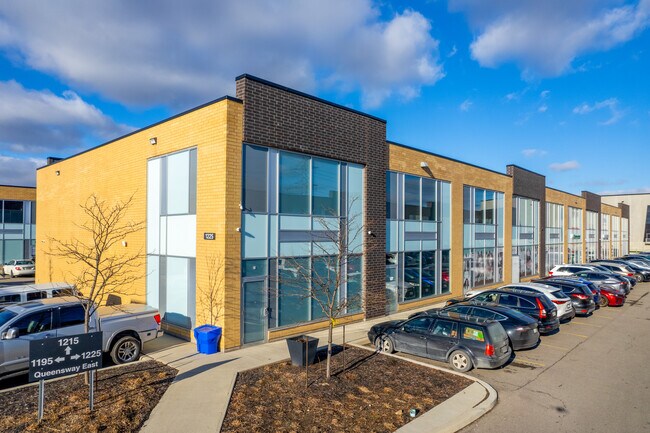 Plus de détails pour 1225 Queensway E, Mississauga, ON - Industriel à vendre