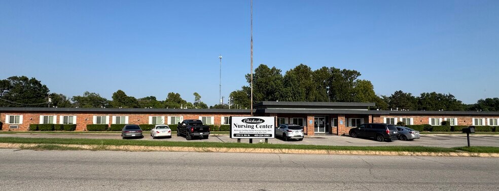 2701 S 9th St, Chickasha, OK à vendre - Photo du bâtiment - Image 2 de 3