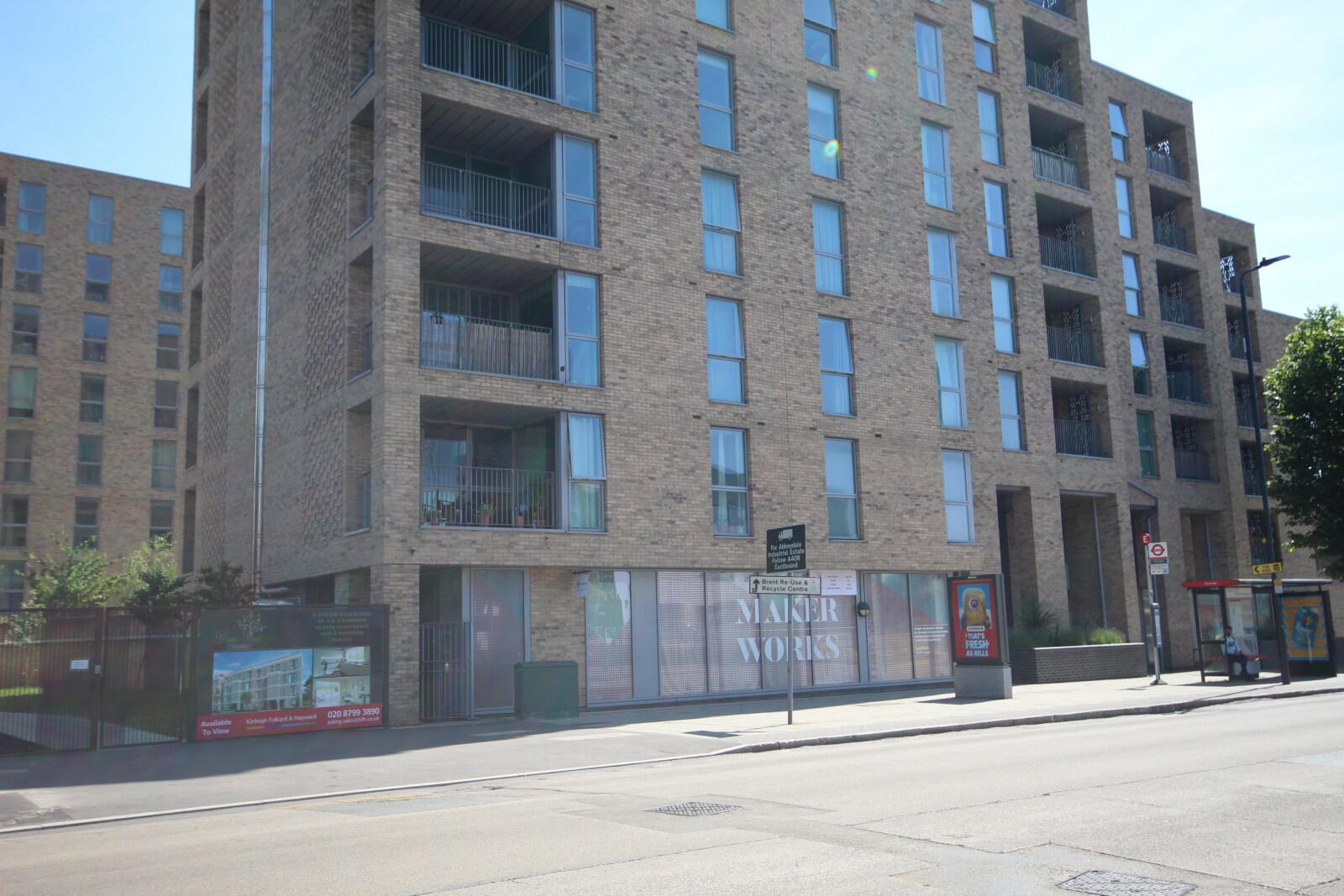 Ealing Rd, Wembley à louer Photo du bâtiment- Image 1 de 4