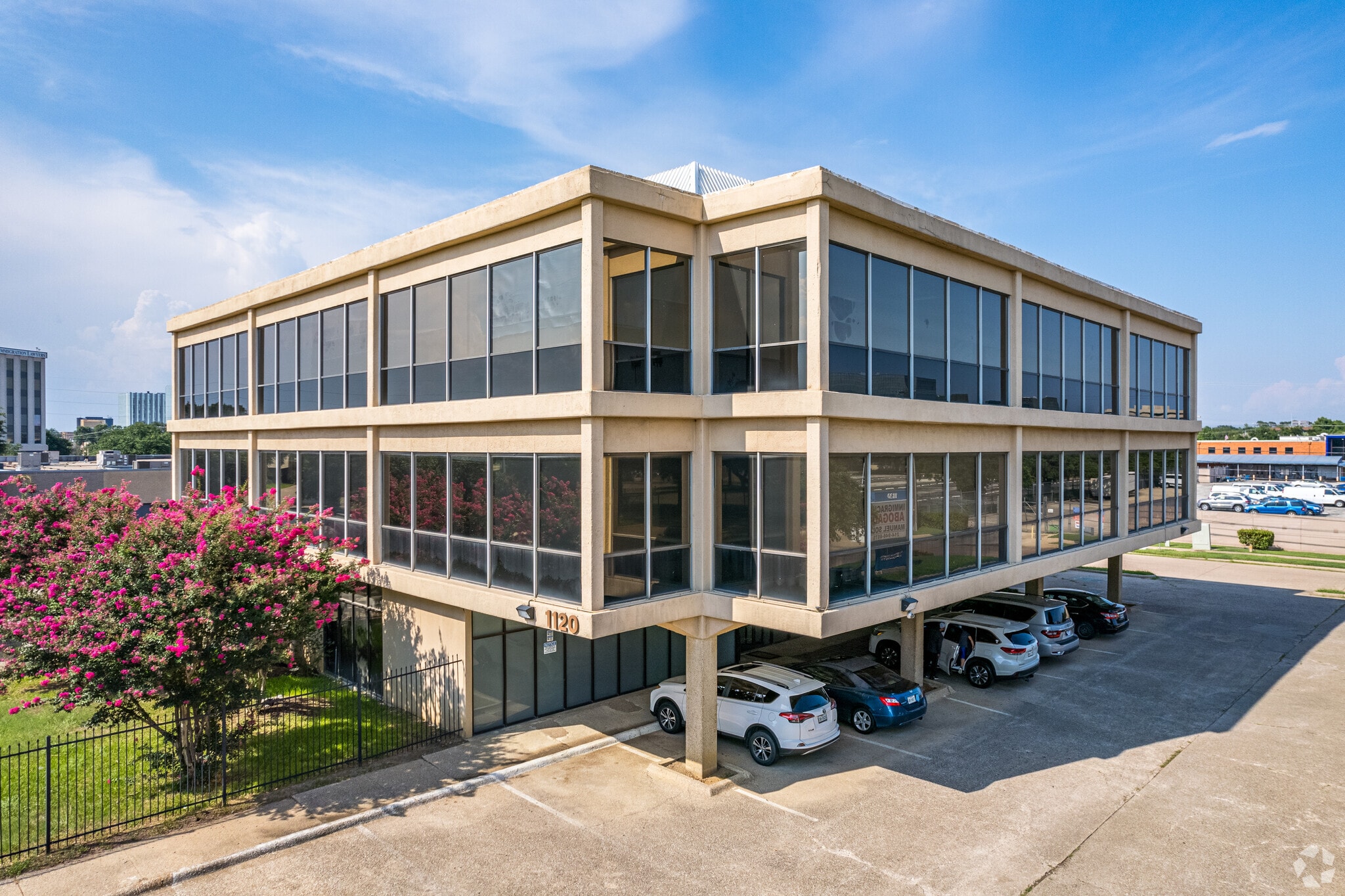 1120 Empire Central Pl, Dallas, TX for lease Primary Photo- Image 1 of 13