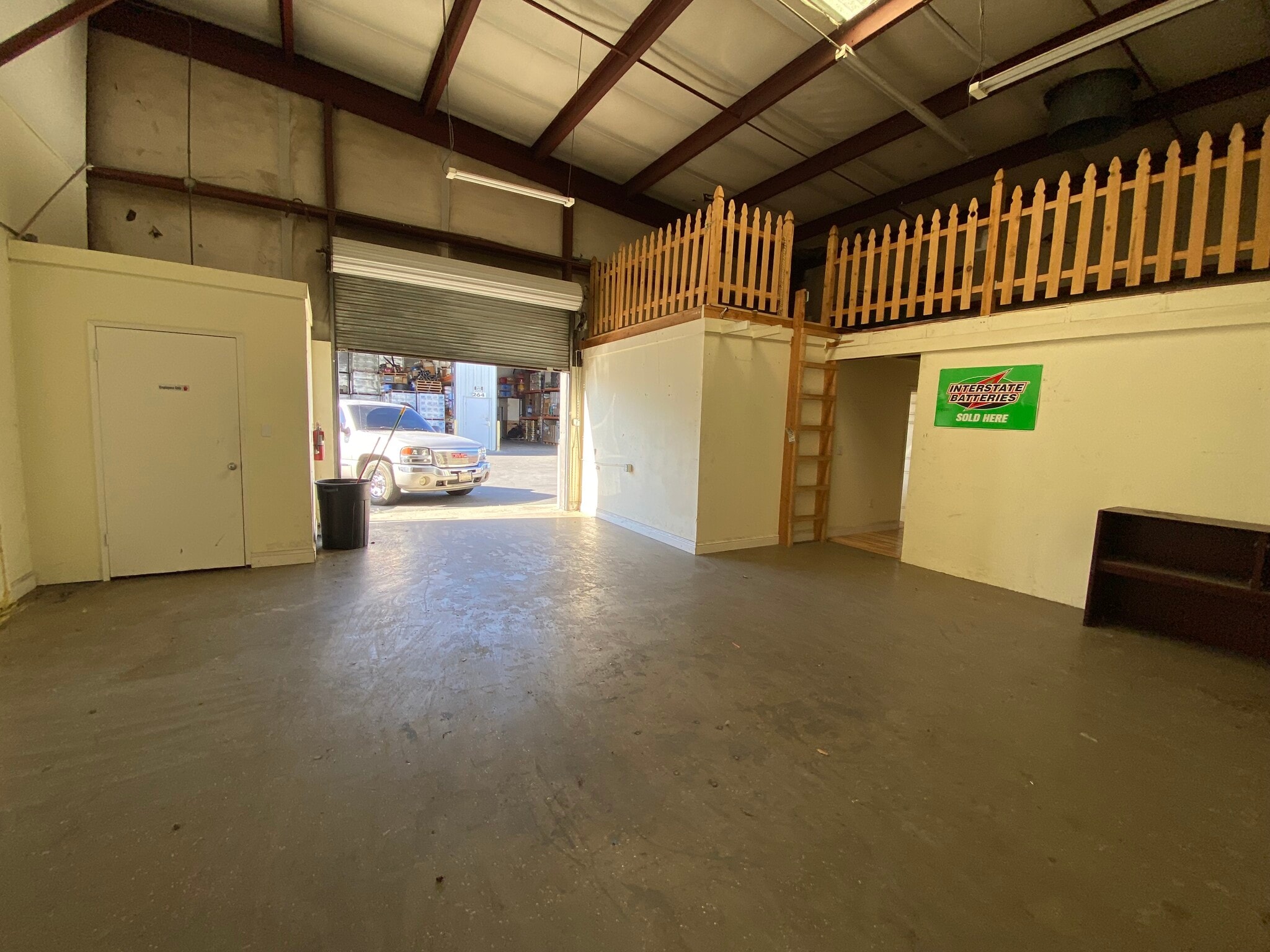 266 Button Ave, Manteca, CA for lease Primary Photo- Image 1 of 14