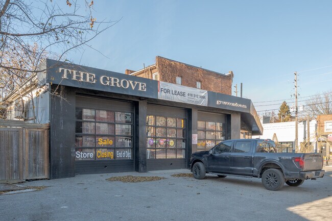 Plus de détails pour 1001 Queen St E, Toronto, ON - Commerce de détail à louer