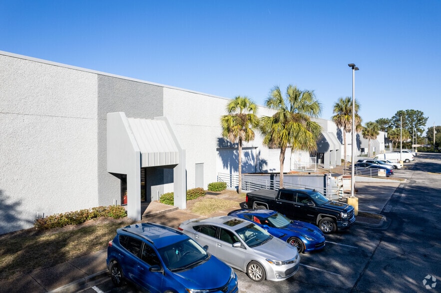 9410 Parker Ave, Jacksonville, FL for lease - Building Photo - Image 3 of 11