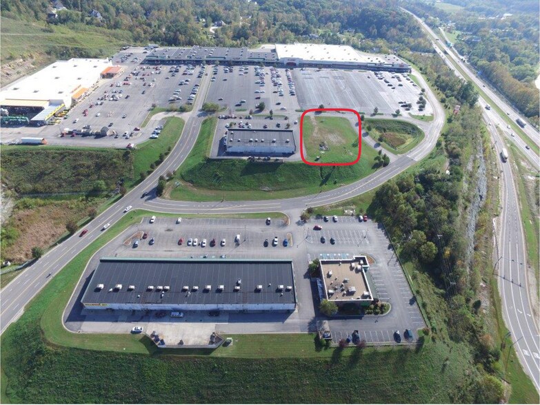 960 Lauren Christian Dr, Barboursville, WV à vendre - Photo du bâtiment - Image 2 de 6