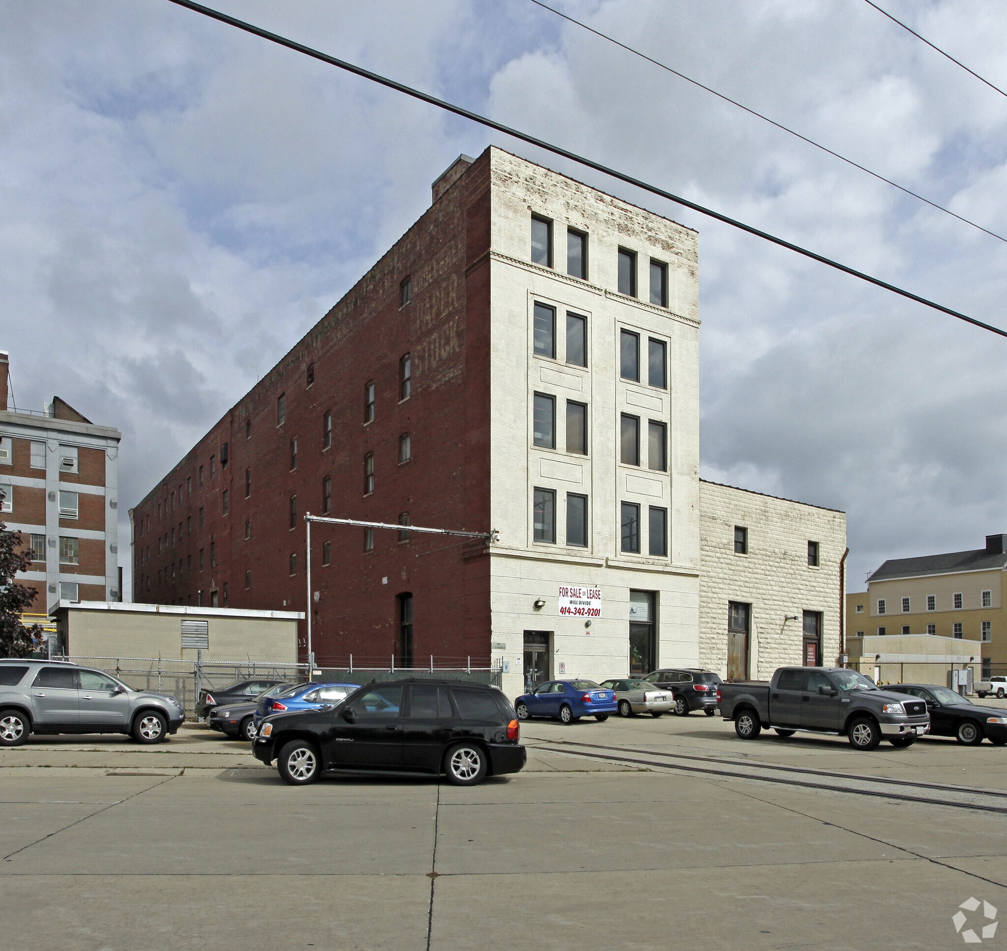 214 E Florida St, Milwaukee, WI for sale Primary Photo- Image 1 of 1
