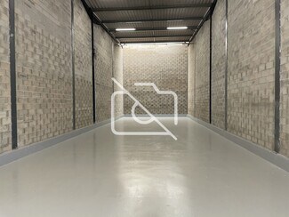 Plus de détails pour Local d'activités à louer