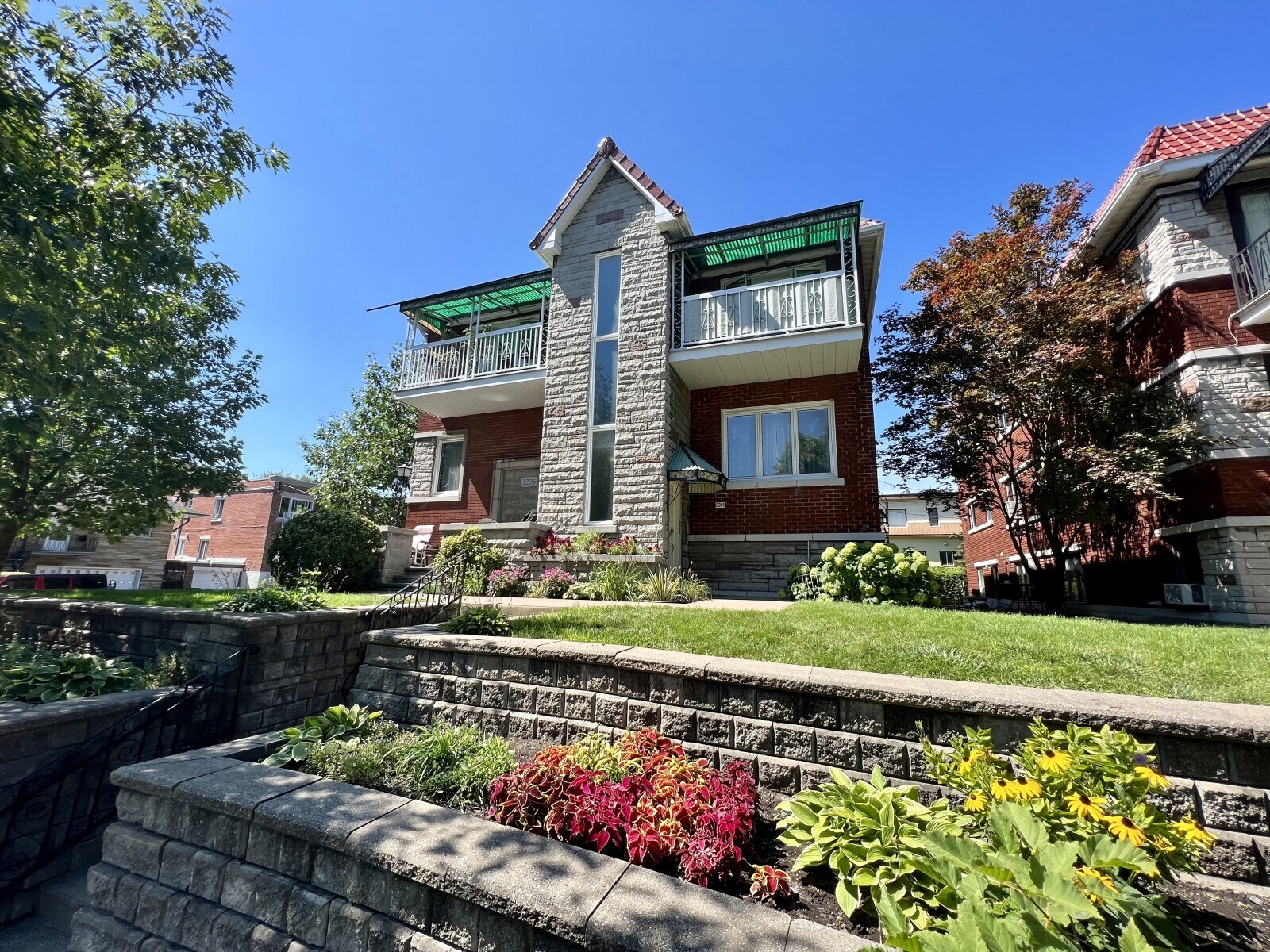 3203-3205 Rue Sherbrooke E, Montréal, QC à vendre Photo principale- Image 1 de 1