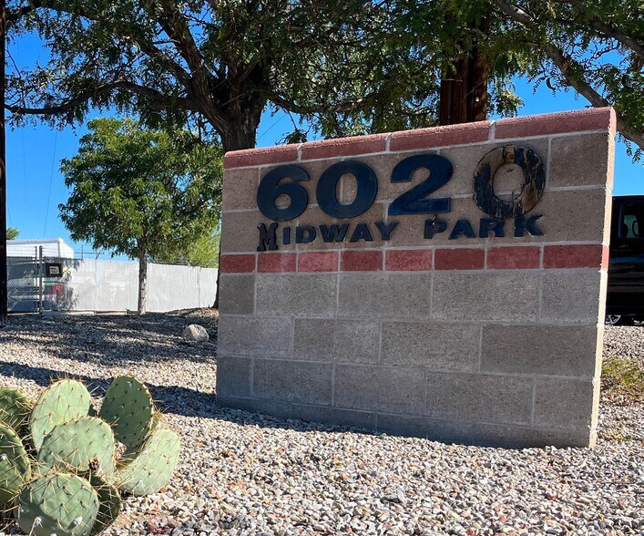 6020 Midway Park Blvd NE, Albuquerque, NM à louer - Photo du bâtiment - Image 2 de 5