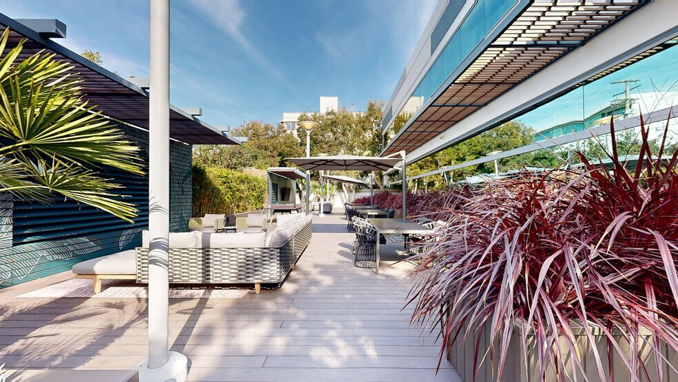 1640 S Sepulveda Blvd, Los Angeles, CA à louer - Numérisation 3D de Matterport - Image 2 de 17