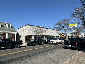 101 Main St, Sayville, NY à louer Photo du bâtiment- Image 2 de 21