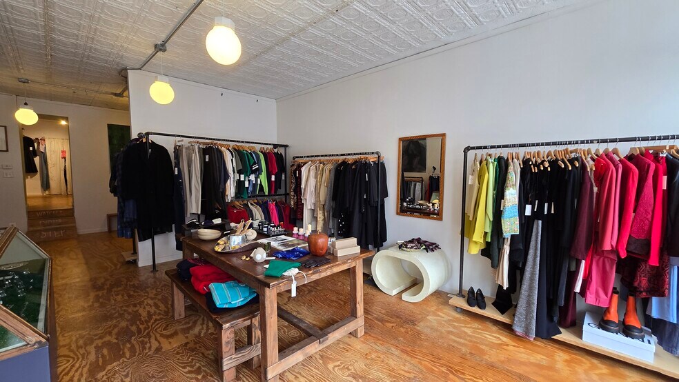 216 and 218 W Read St portefeuille de 2 propriétés à vendre sur LoopNet.ca - Photo intérieure - Image 2 de 15