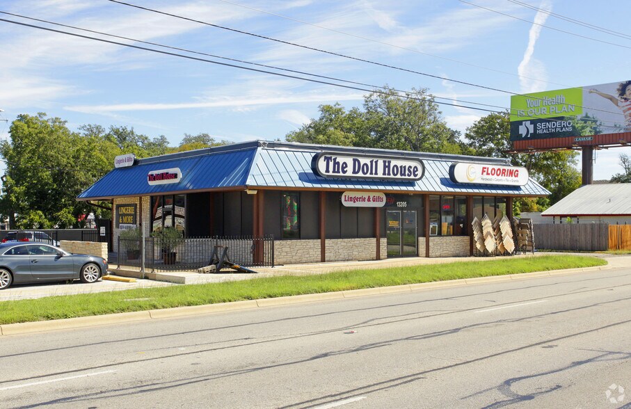 13205 Research Blvd, Austin, TX à vendre - Photo du bâtiment - Image 3 de 3