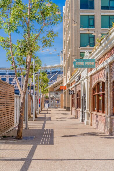 793 J St, San Diego, CA à louer - Photo du bâtiment - Image 3 de 7