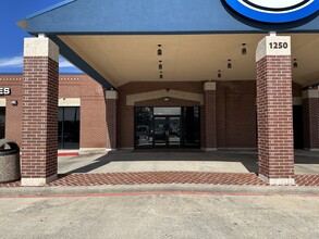 1250 Cypress Station Dr, Houston, TX à louer Photo du bâtiment- Image 2 de 17