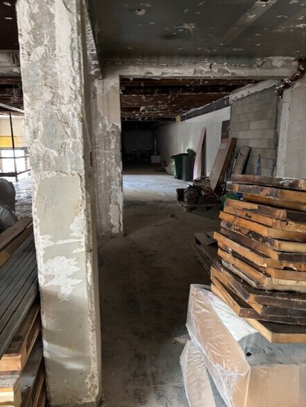 Retail in Clamart for sale - Interior Photo - Image 3 of 6