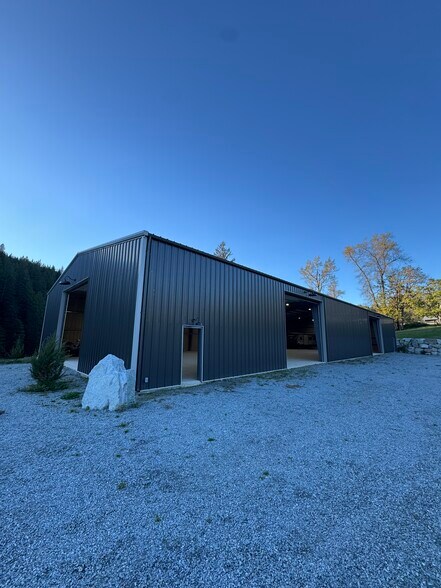 13403 Stave Lake rd, Mission, BC à louer - Photo du bâtiment - Image 2 de 9