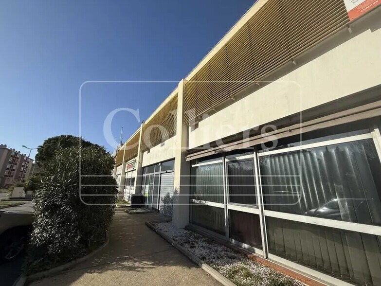 Bureau dans Aubagne à louer - Photo du bâtiment - Image 1 de 3