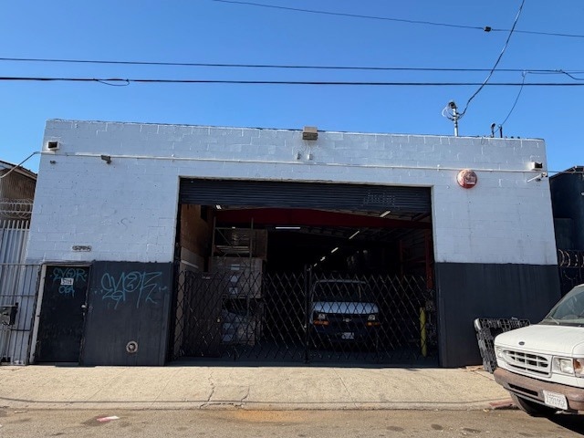 5711-5723 Alba St, Los Angeles, CA for lease - Building Photo - Image 1 of 15