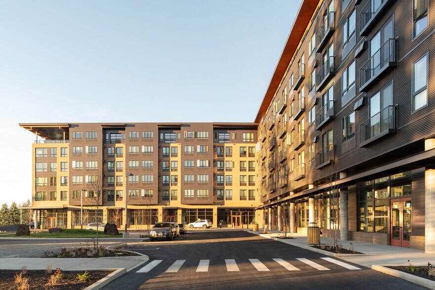 200-220 SW Century Dr, Bend, OR à louer - Photo du bâtiment - Image 3 de 15