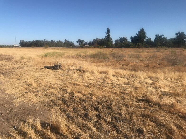 W/Armstrong N/Florodora, Fresno, CA for sale - Building Photo - Image 2 of 3
