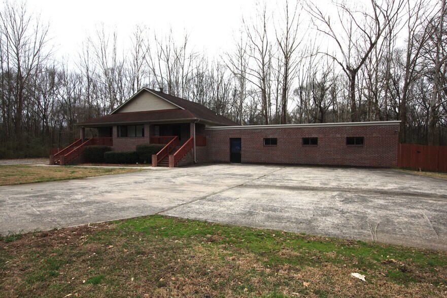691 N Cave Spring St, Cedartown, GA à vendre - Photo du bâtiment - Image 2 de 13