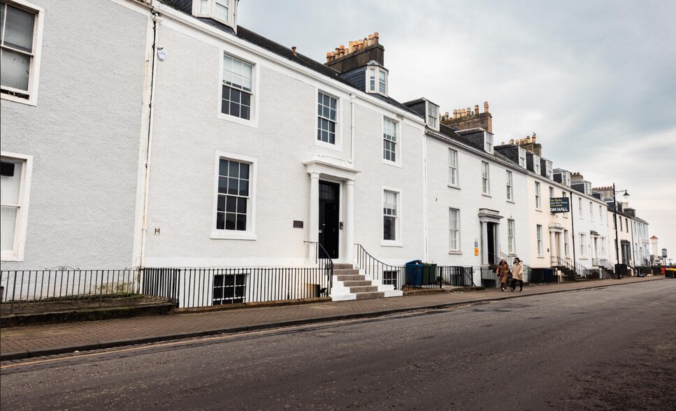 21 Wellington Sq, Ayr à louer - Photo du bâtiment - Image 2 de 6
