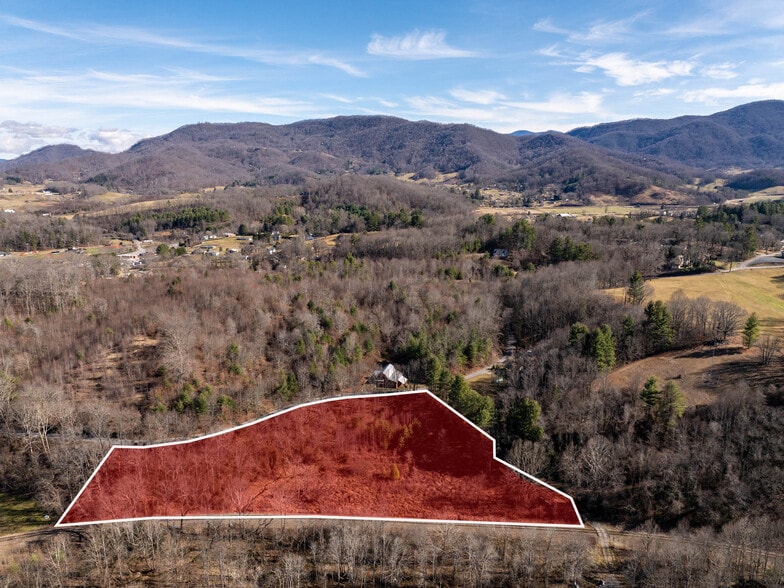 TBD Woodland Dr., Waynesville, NC for sale - Primary Photo - Image 1 of 14