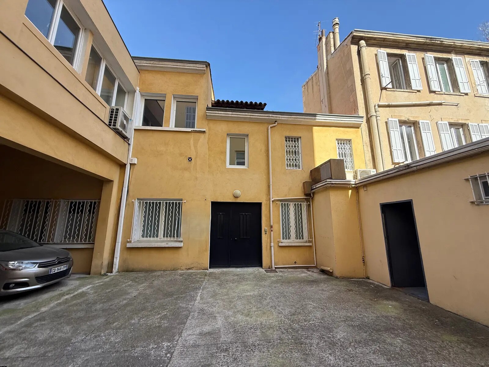 Office in Marseille for sale Building Photo- Image 1 of 8