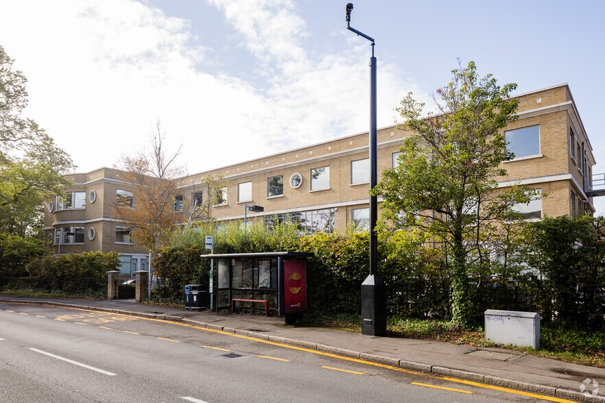 42-50 Hersham Rd, Walton On Thames for lease - Primary Photo - Image 1 of 6