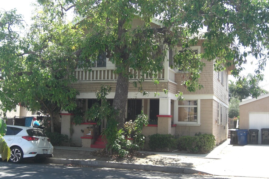 3846 S Gramercy Pl, Los Angeles, CA for sale - Primary Photo - Image 1 of 4